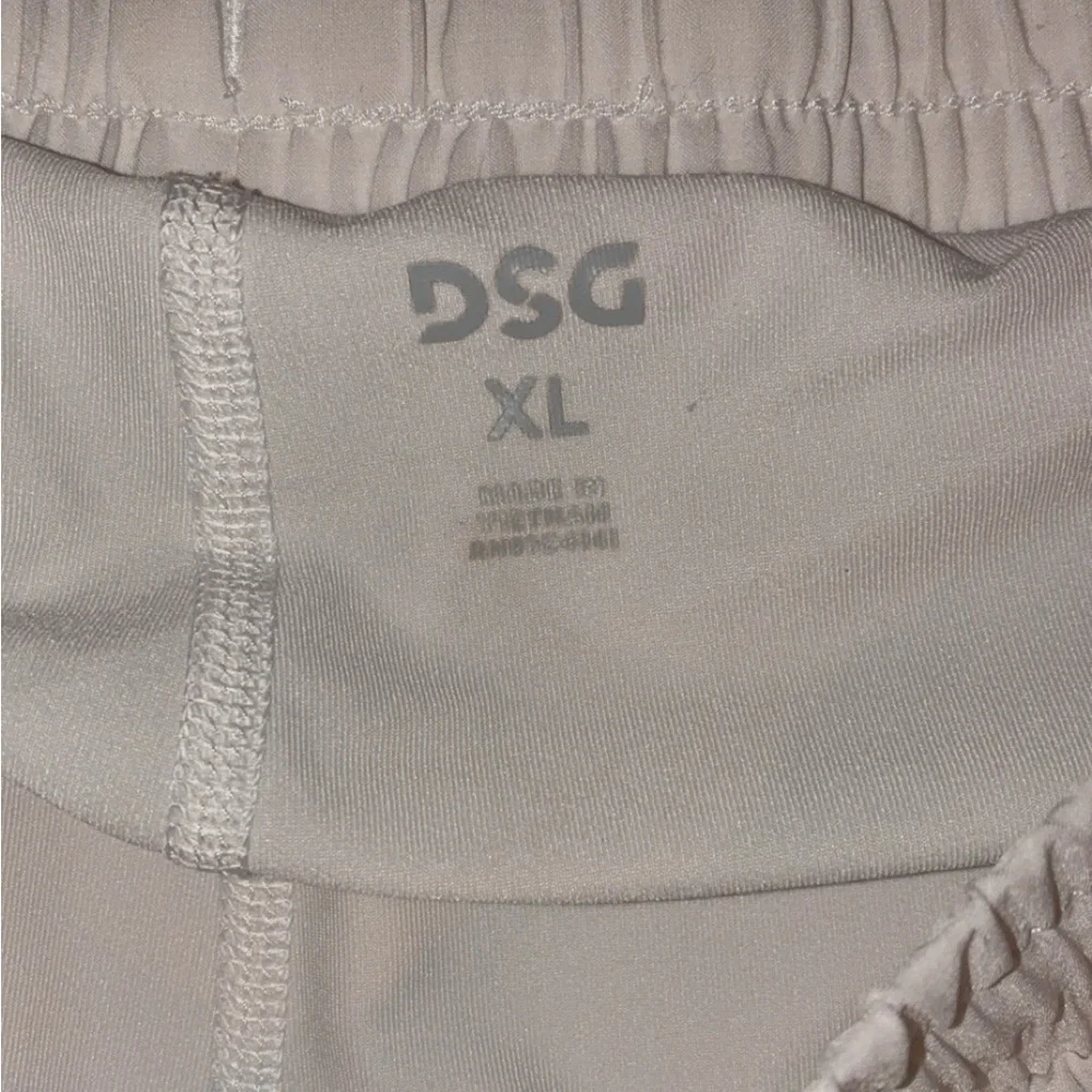 DSG White Lightweight Athletic Shorts Size XL High Rise Lounge Athleisure